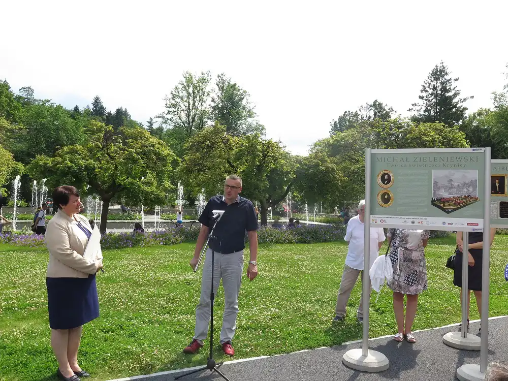 Krynica-Zdrój: w Parku Dukieta można obejrzeć wystawę pt. ,,Dr Michał Zieleniewski – twórca świetności Krynicy”