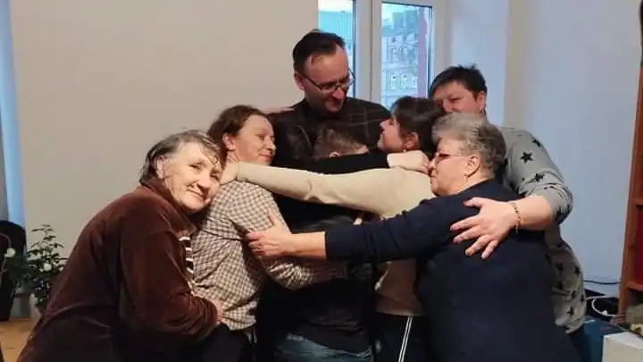 Udana ewakuacja rodzin z chorymi dziećmi z Ukrainy, są już w Polsce