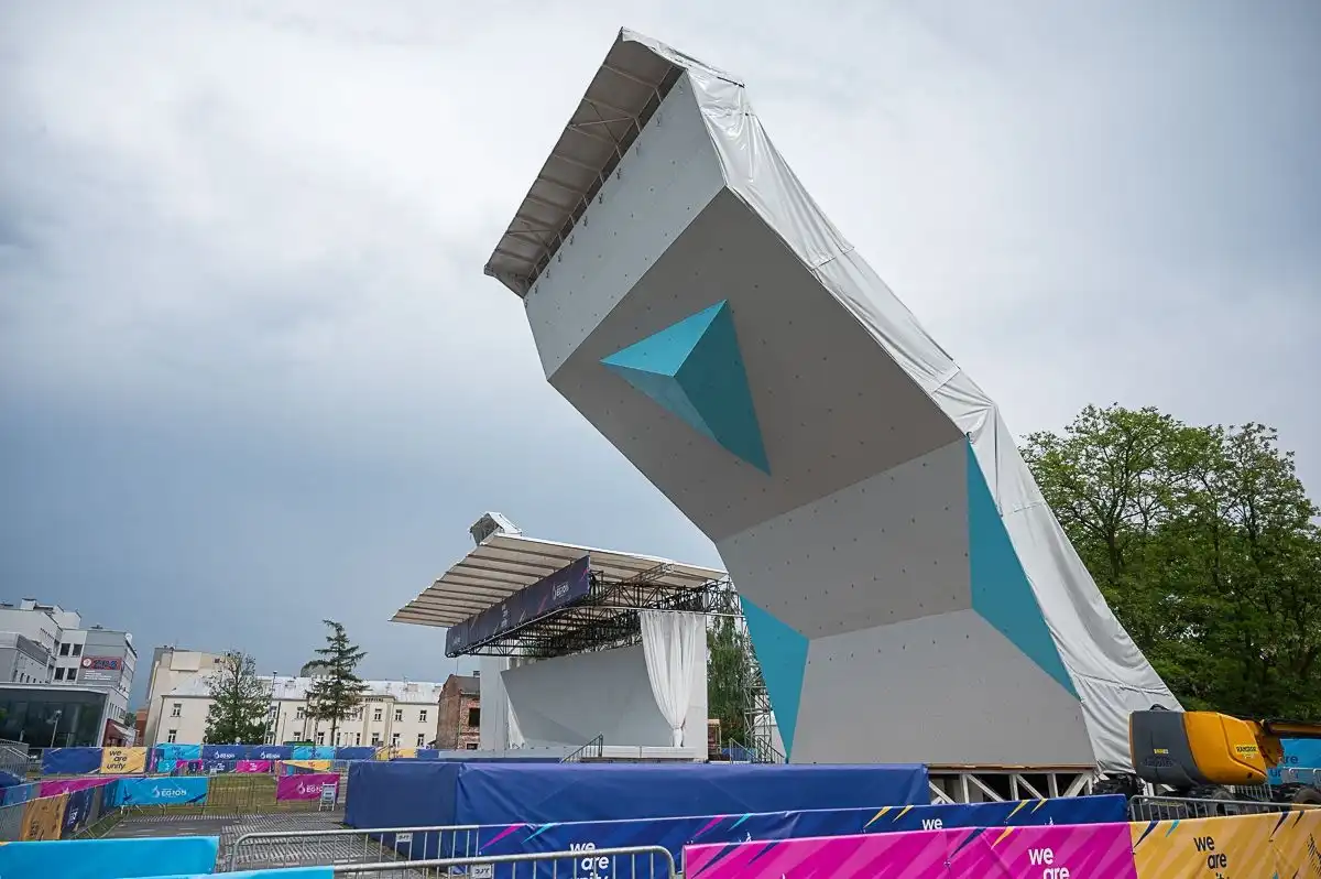 Przygotowania do Igrzysk idą pełną parą. Marszałek Witold Kozłowski wizytował obiekty sportowe w Nowym Sączu, Krynicy-Zdroju i Tarnowie