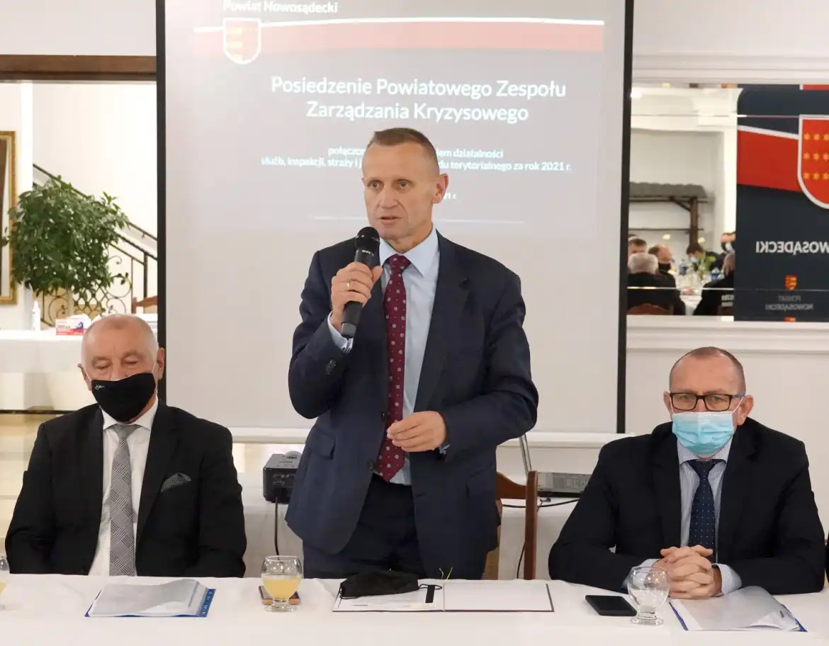 Stoją na straży bezpieczeństwa mieszkańców powiatu nowosądeckiego. Starosta podziękował służbom za ich pracę