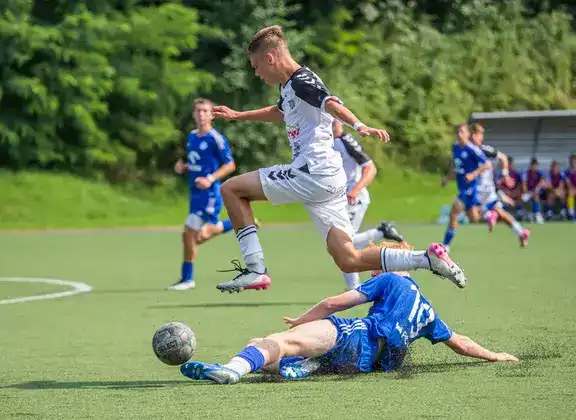 W meczu Centralnej Ligi Juniorów Sandecja Nowy Sącz U-17 przegrywa z Motorem Lublin U-17