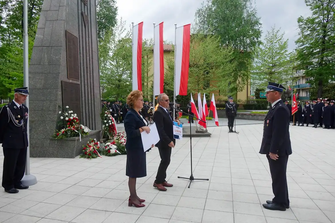 Grybów świętuje Dzień Strażaka. Wsparcie i wdzięczność dla bohaterów dnia codziennego