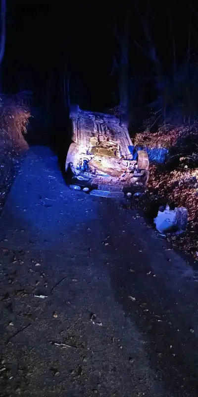 Wypadek samochodowy w Woli Kosnowej. Mercedes blokował drogę przez ponad 3 godziny