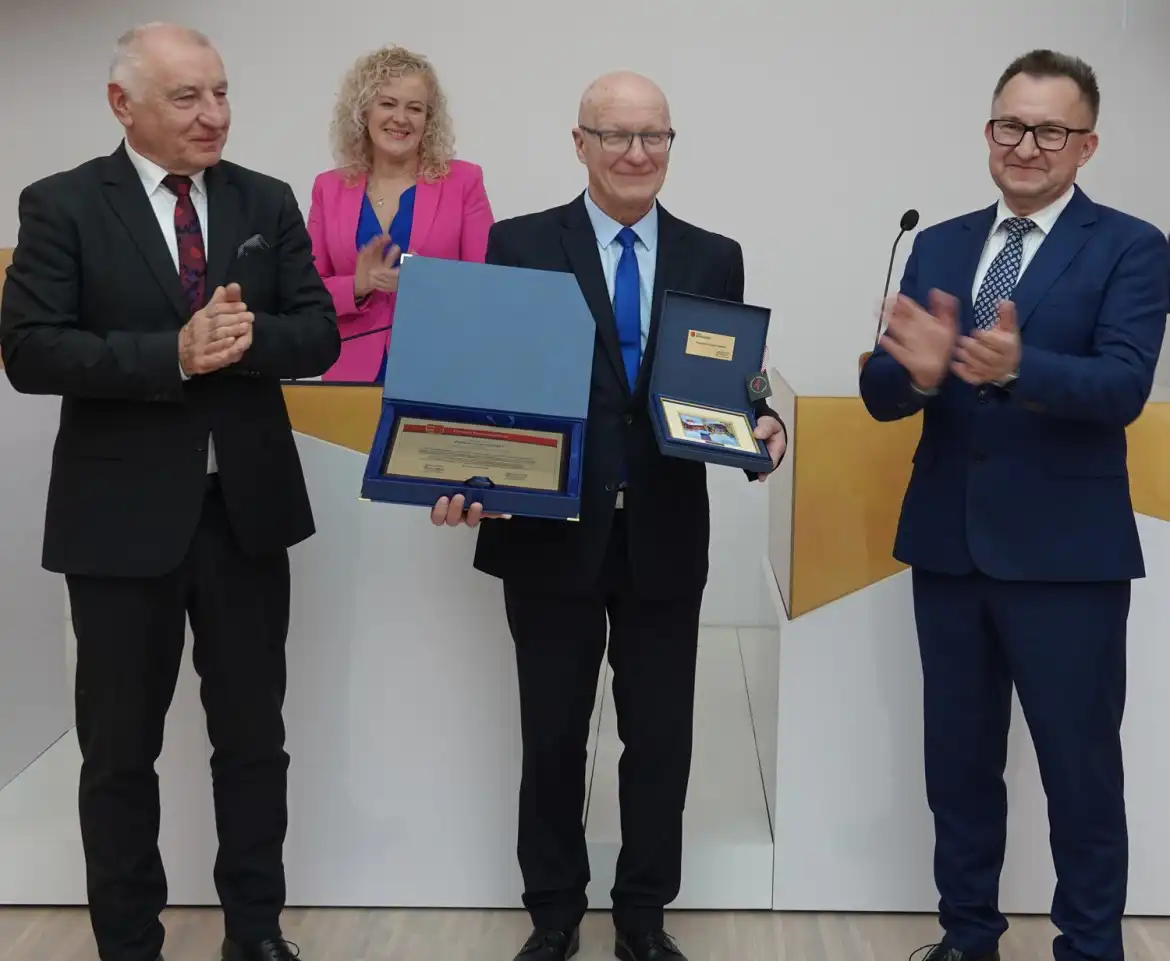 Dyrektor Powiatowego Zarządu Dróg w Nowym Sączu przeszedł na emeryturę