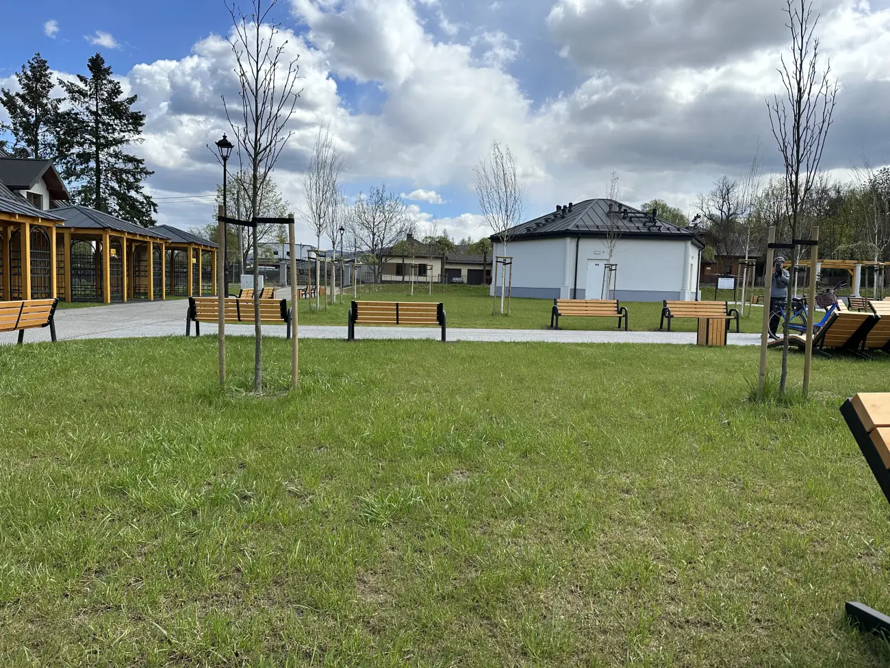 Zielona przestrzeń, nowoczesny plac zabaw i miejsce integracji. Nowa atrakcja w Nawojowej oficjalnie otwarta