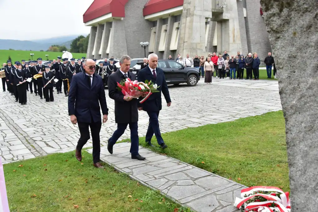 700 lat parafii i 3000 lat osadnictwa. Męcina w blasku historii
