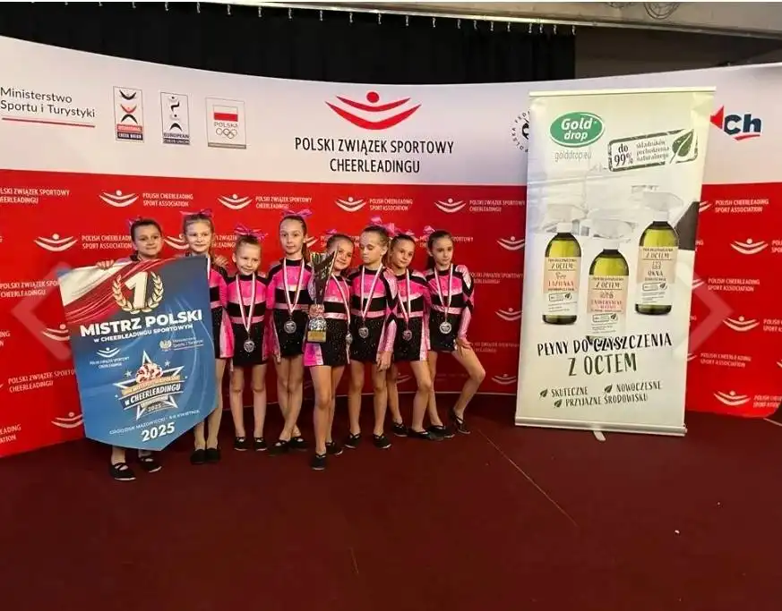 Stars Cheer na podium! Limanowskie zawodniczki zdobywają Grodzisk