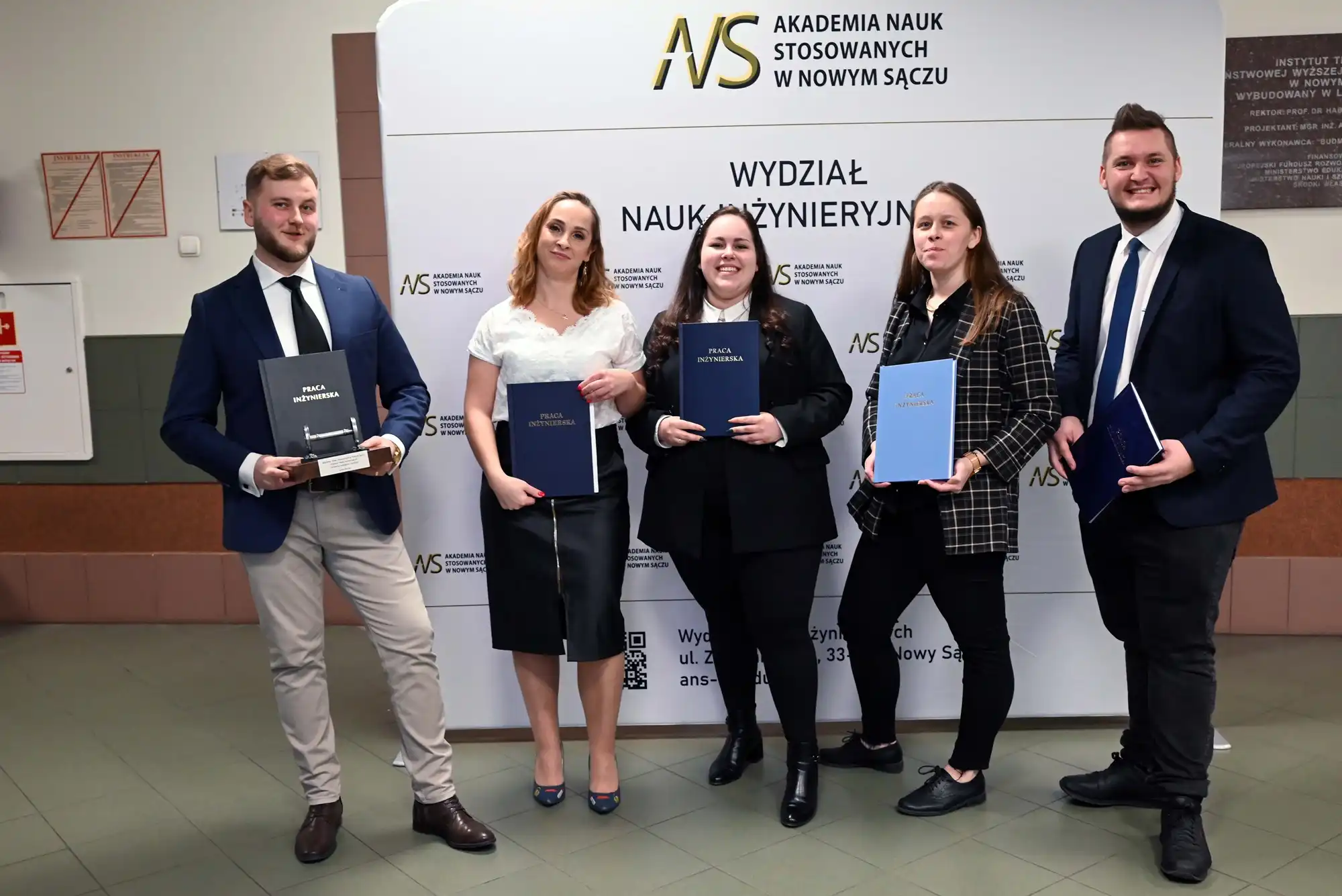 Wydział Nauk Inżynieryjnych ANS świętuje sukces 160 absolwentów. Obrony i innowacyjne projekty