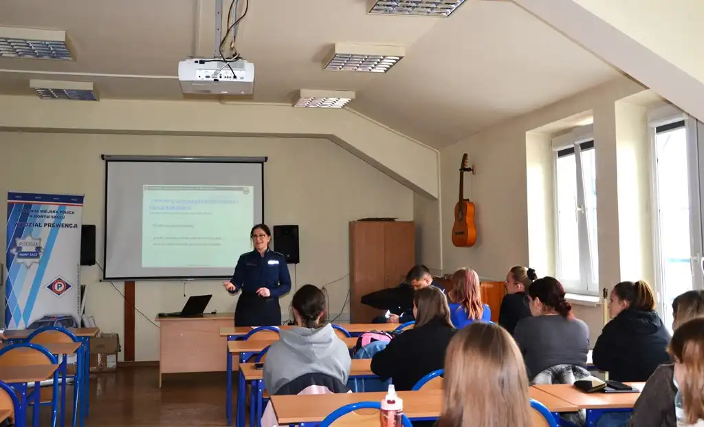 Gra o Karierę. Sądeccy Policjanci zachęcają studentów ANS do służby