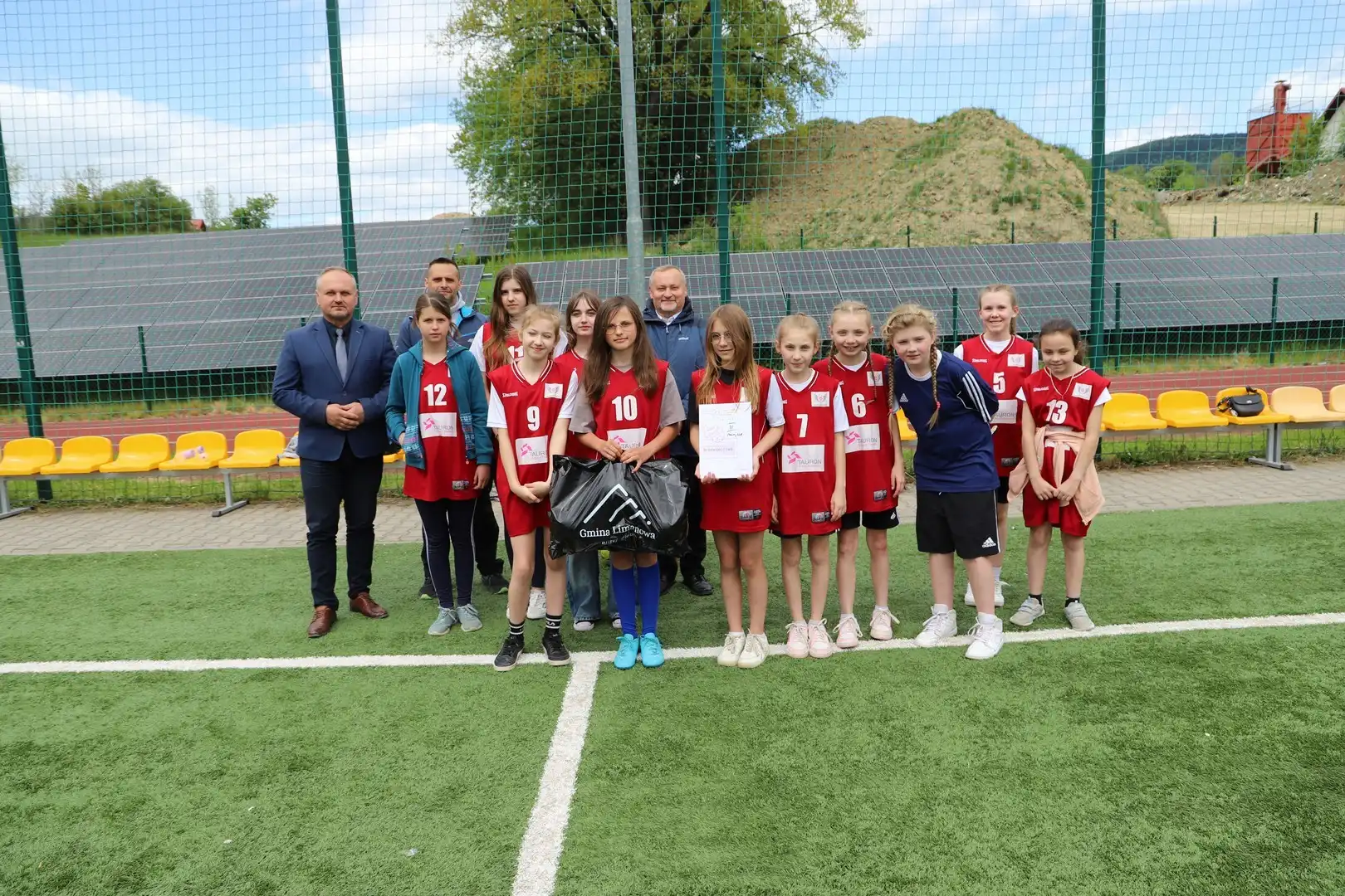 Sportowe emocje w Męcinie. Dziewczęta walczyły o mistrzostwo gminy
