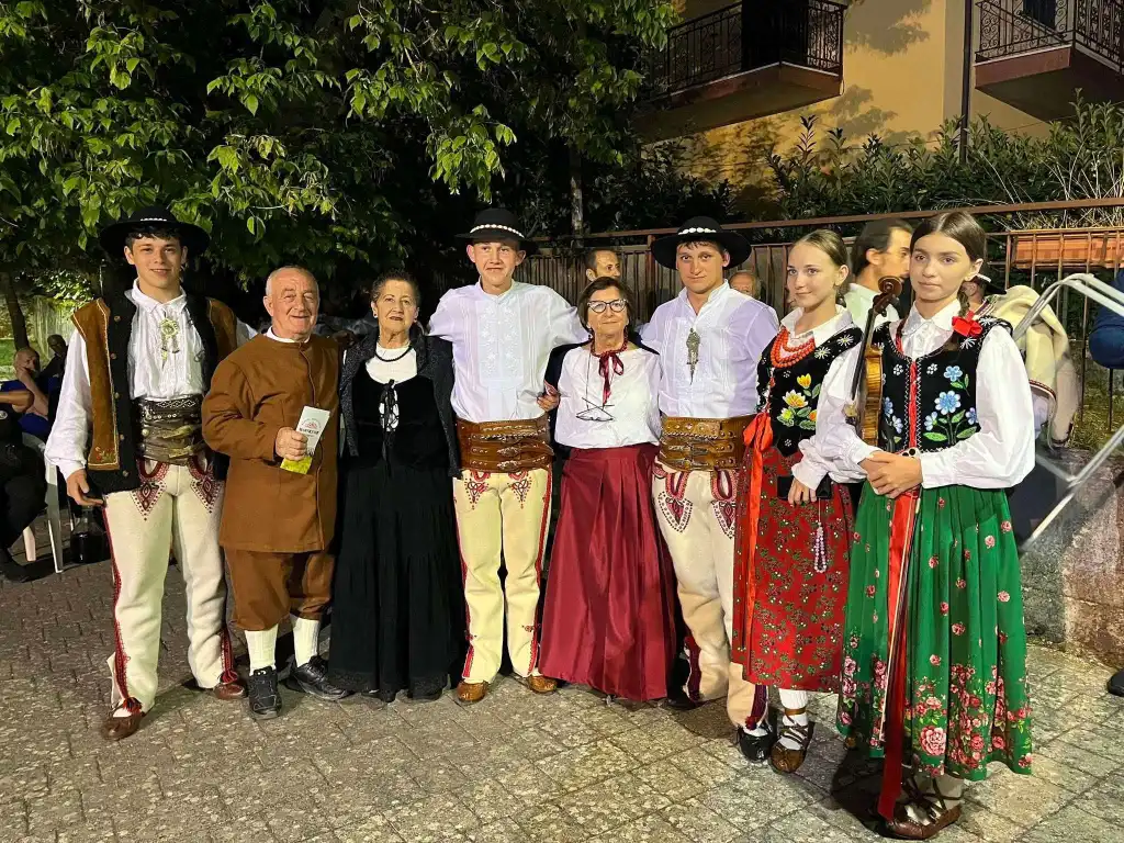 Słopniczanie podbijają włoskie serca. Polski folklor w Pescorocchiano