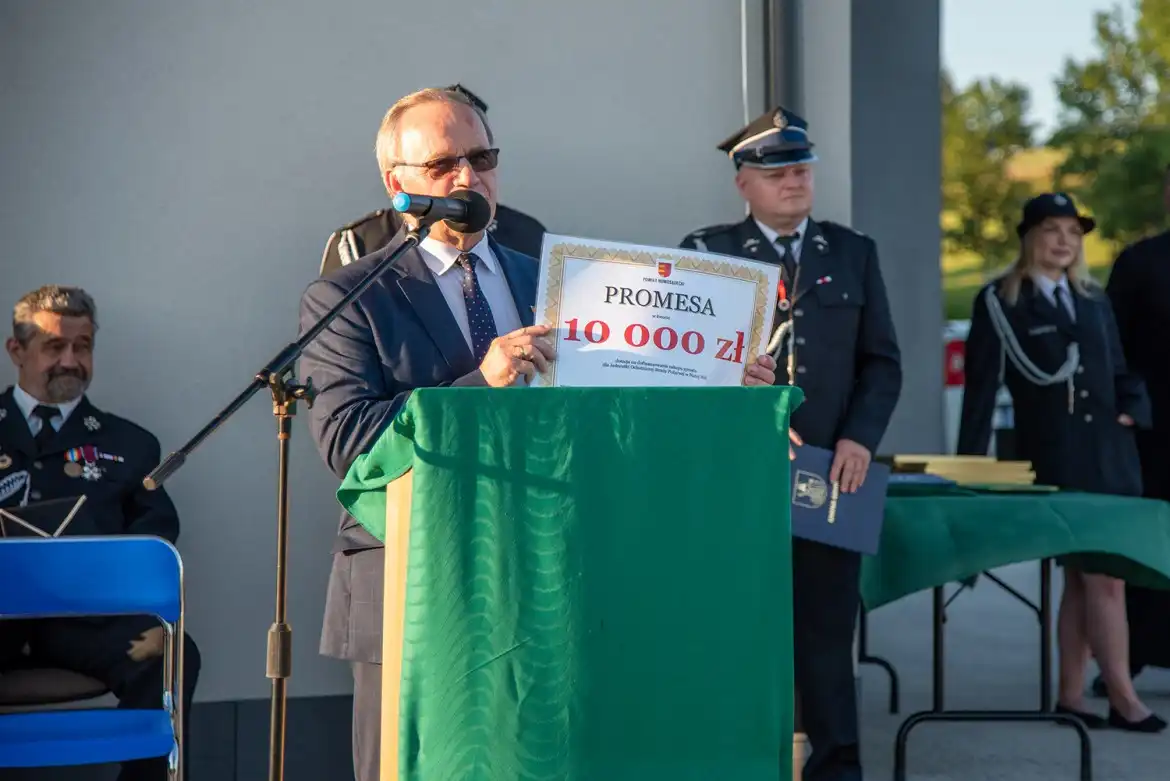 Strażacy ze Starej Wsi świętują: nowy sprzęt i rocznica patrona. Wręczono odznaczenia