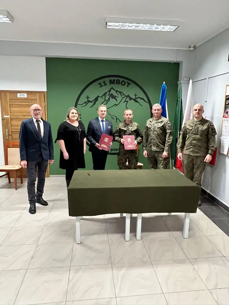 Nowoczesny namiot pneumatyczny dla 114 Batalionu Lekkiej Piechoty w Limanowej