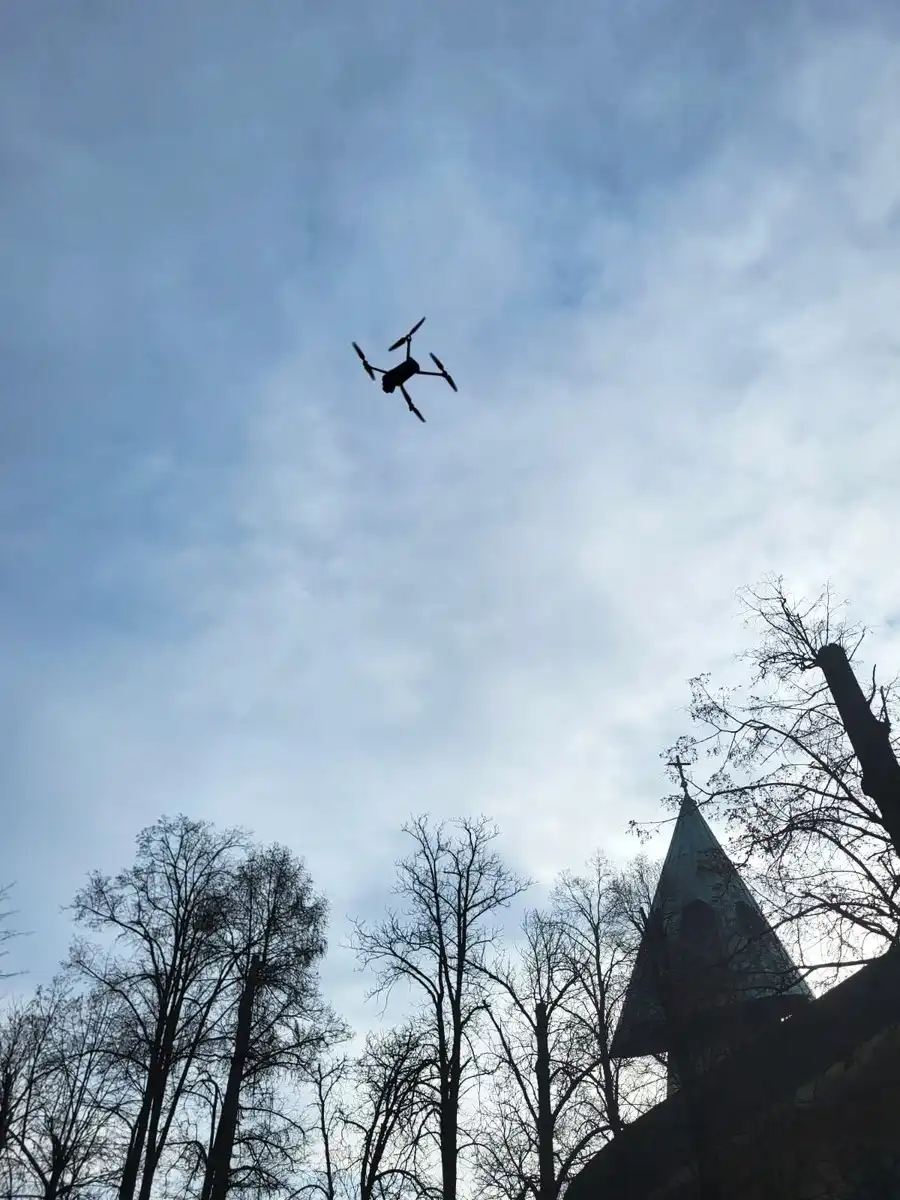 Nowy Sącz. Dron i policja w akcji! 21 wykroczeń na drogach w jeden dzień
