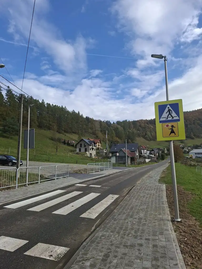 Zubrzyk z nowym chodnikiem. Koniec pierwszego etapu inwestycji
