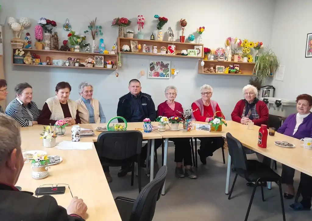 Mogilno: Kierownik posterunku spotkał się z seniorami