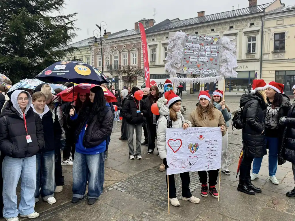 Międzynarodowy Dzień Wolontariusza po Sądecku. Święto serc pełnych dobra
