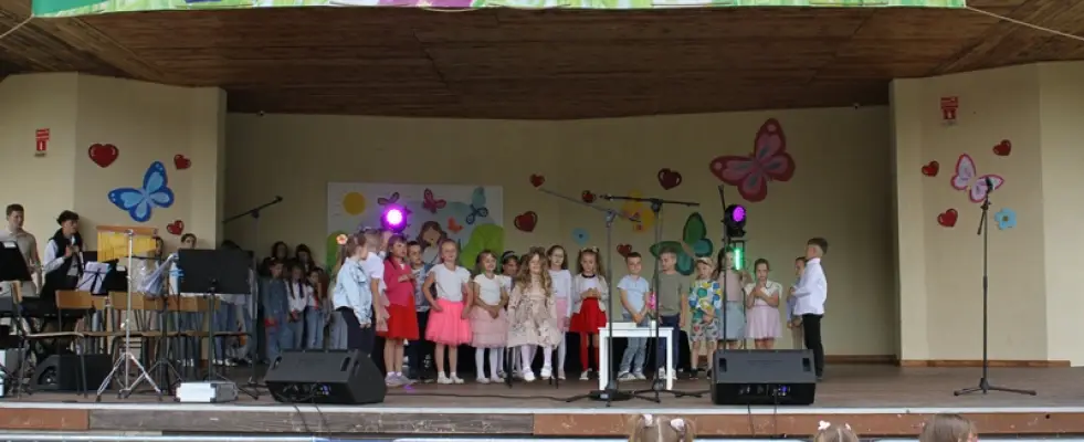 Mieszkańcy dopisali mimo kapryśnej aury. Udany piknik rodzinny w Ropie