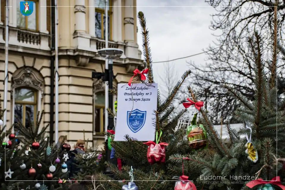 Na płycie nowosądeckiego rynku zrobiło się świątecznie