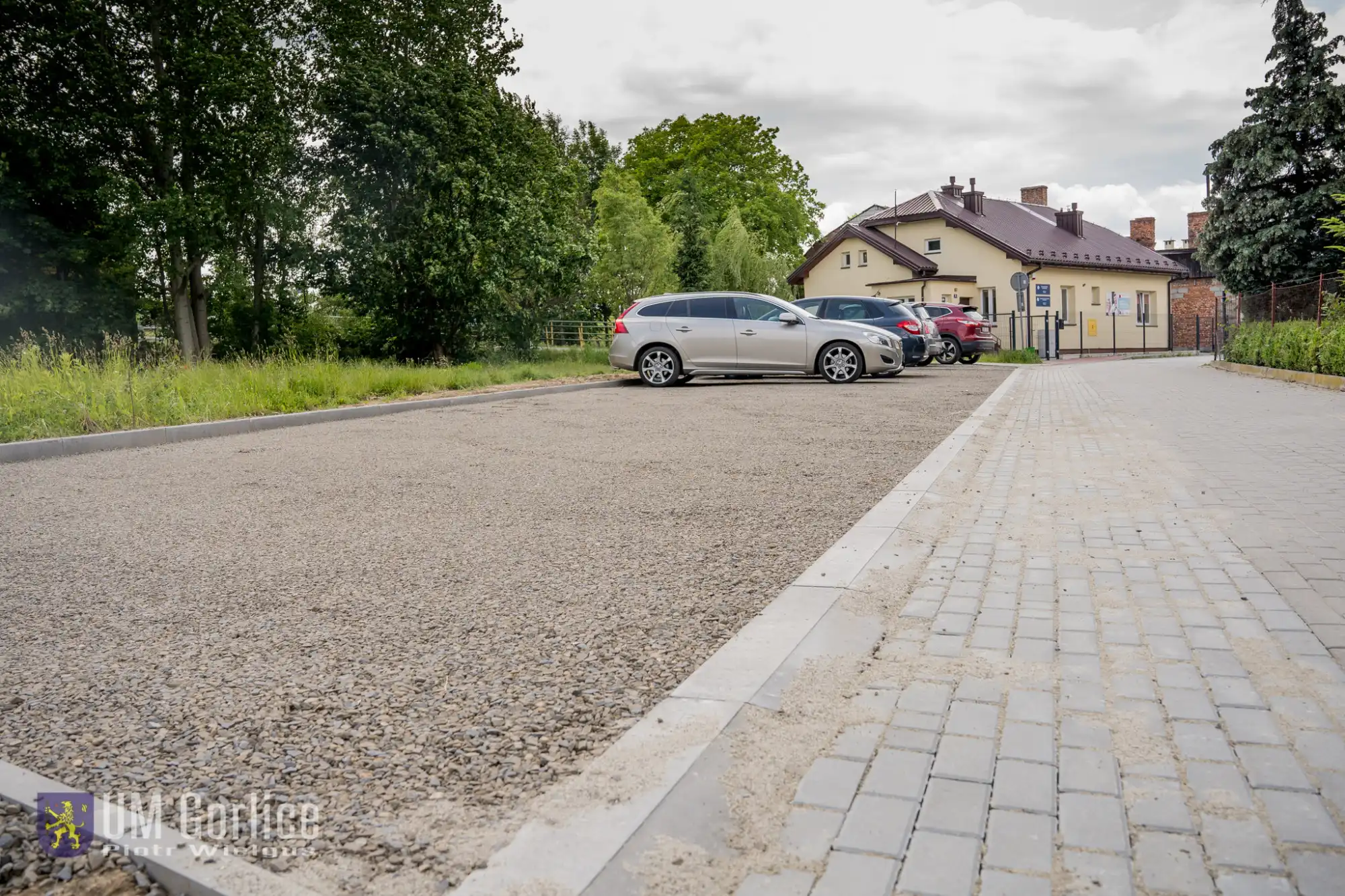 Nowy, utwardzony plac przy ul. Rzeźniczej. Lepsza przestrzeń dla mieszkańców Gorlic