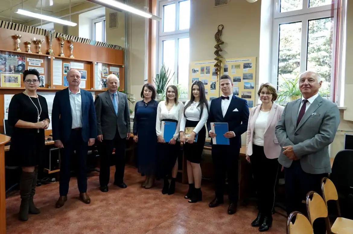 Starosta nowosądecki wręczył stypendia najzdolniejszym uczniom