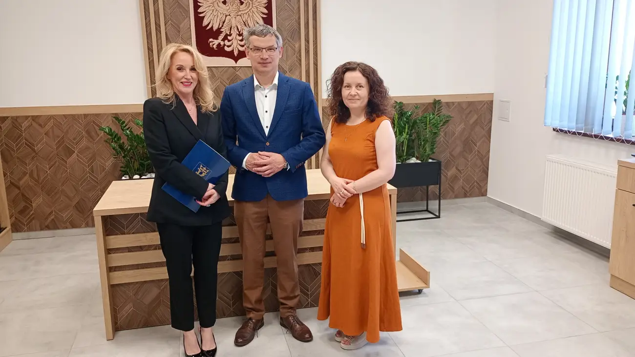 Kolejna kadencja dla dyrektor szkoły w Podłopieniu