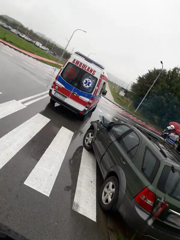 Kolizja w Starym Sączu. Zderzyły się dwa samochody osobowe