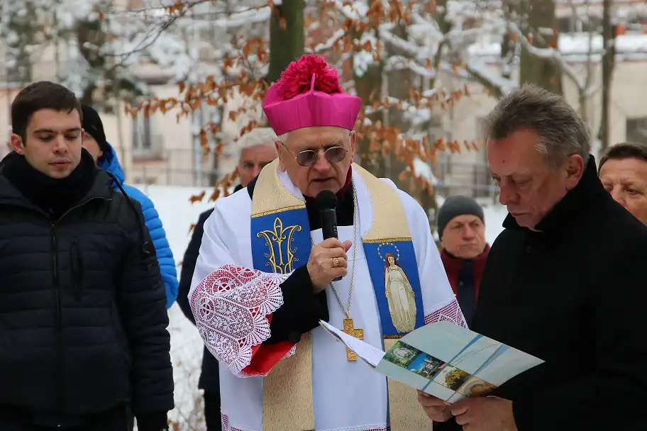 Krynica-Zdrój: Pomnik bł. ks. Prymasa Stefana Wyszyńskiego oficjalnie odsłonięty