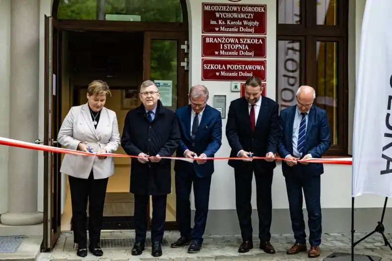 Mszana Dolna: uroczyste otwarcie zmodernizowanej szkoły w MOW im. Ks. Karola Wojtyły