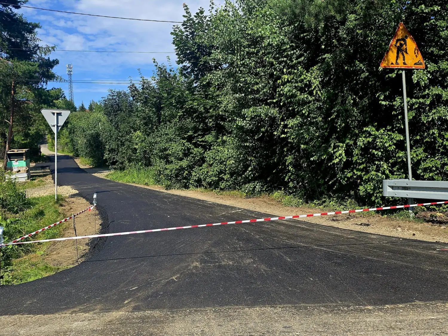 Nowy asfalt już na drodze pod Moczurkiem. Trwa remont na granicy Łukowicy i Świdnika