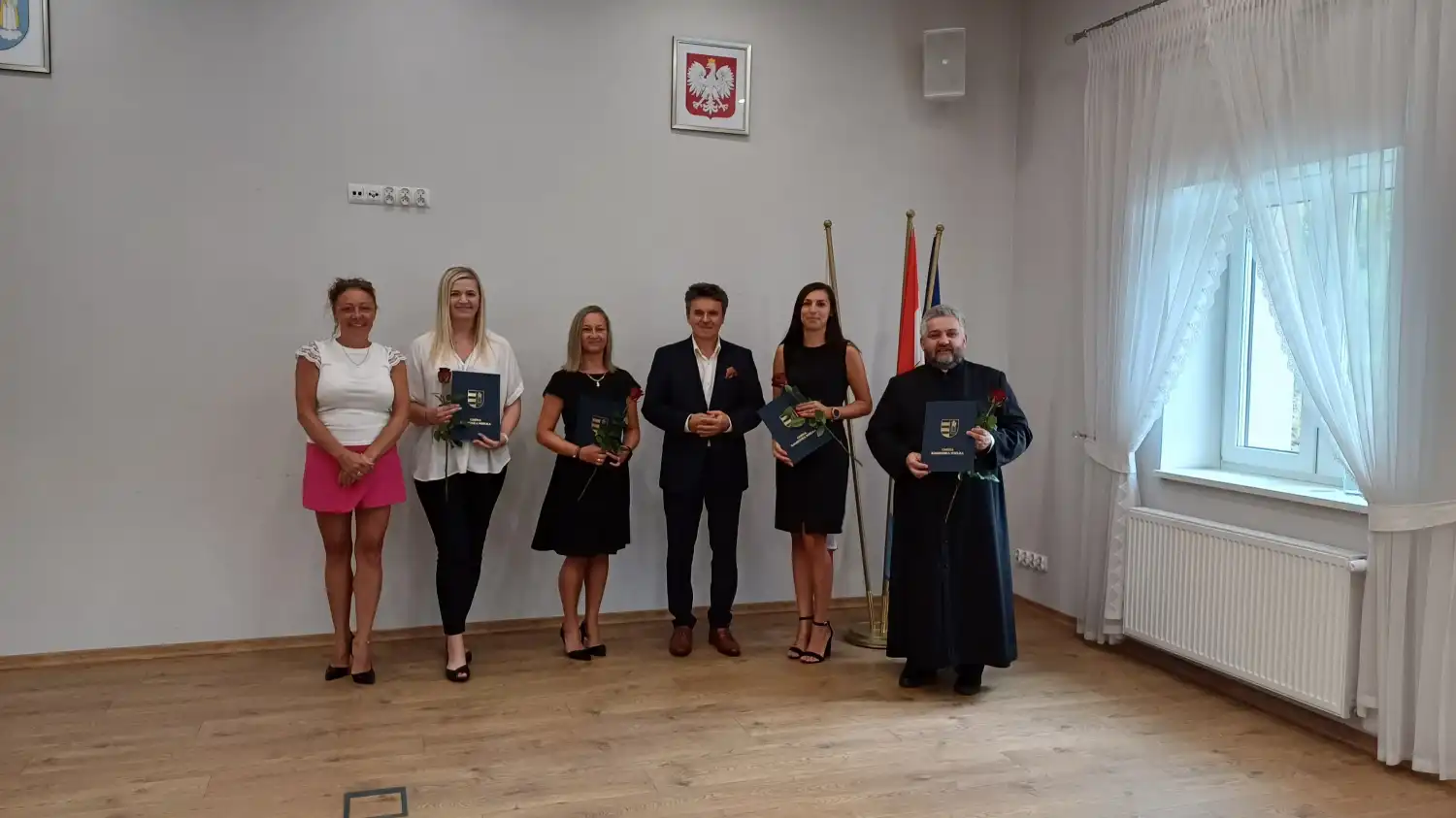 Wójt gminy Kamionka Wielka wręczył nauczycielom akty mianowania
