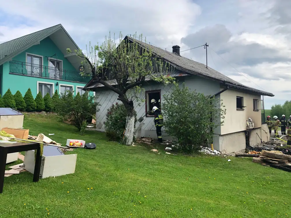 Tragiczny pożar domu w Ptaszkowej. Nie żyje 87-letnia kobieta