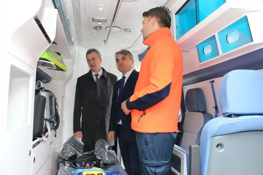 Szpital w Limanowej ma nowy ambulans