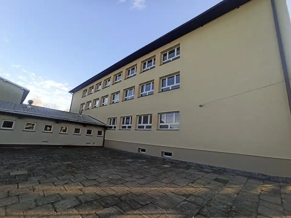 Nowy Sącz: Miasto rozważa rozbudowę Szkoły Podstawowej nr 17 w Porębie