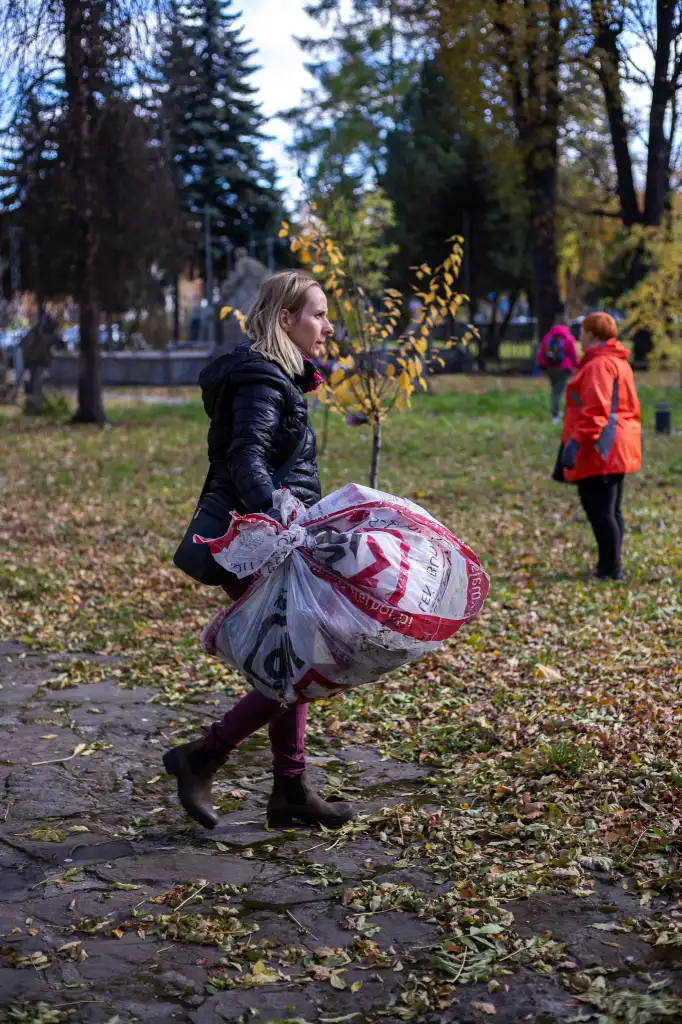 Wolontariusze posprzątali Stary Cmentarz