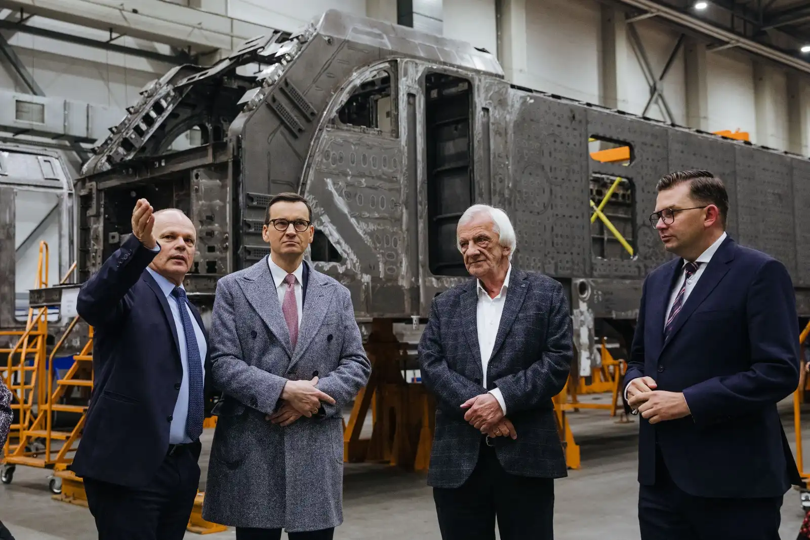 Premier Mateusz Morawiecki spotkał się z pracownikami zakładu NEWAG