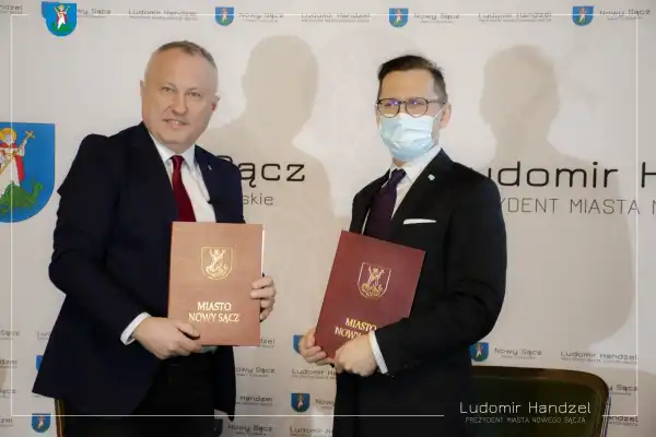 Poprawi się bezpieczeństwo powodziowe na terenie Nowego Sącza. Miasto i Wody Polskie podpisały porozumienie
