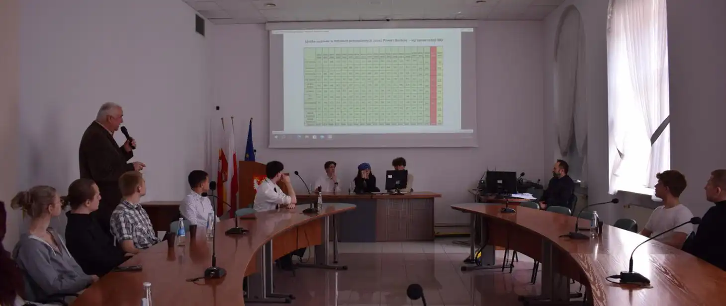 Edukacja na pierwszym planie. XV Posiedzenie Młodzieżowej Rady Powiatu Gorlickiego