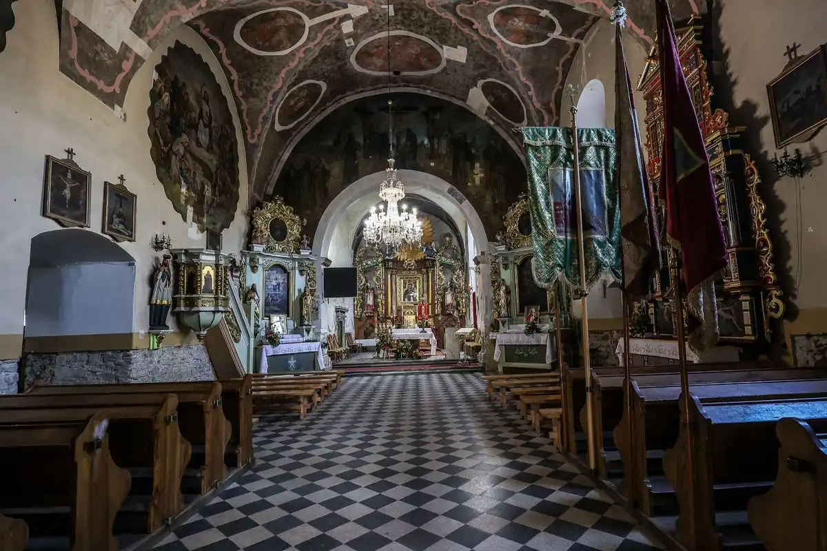 Parafia pw. Narodzenia Najświętszej Maryi Panny w Jazowsku z promesą na kontynuacje prac konserwatorskich