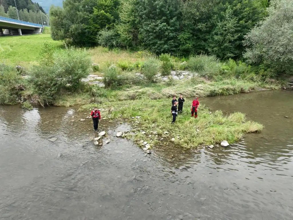 Piwniczna-Zdrój: Strażacy poszukiwali osoby tonącej w Popradzie