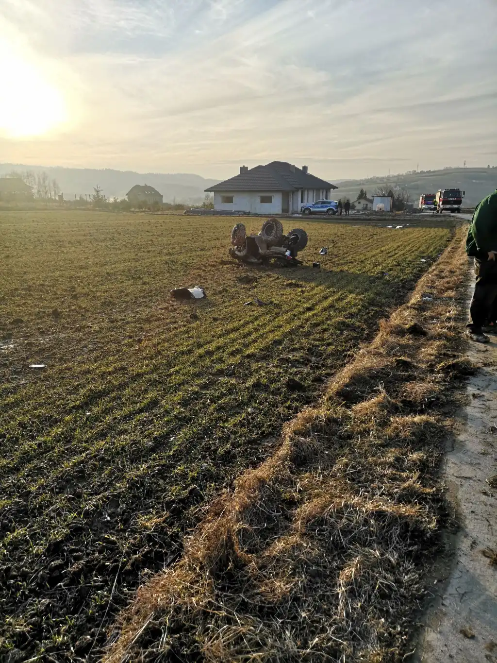 Wypadek w Korzennej. Na miejsce wezwano śmigłowiec LPR