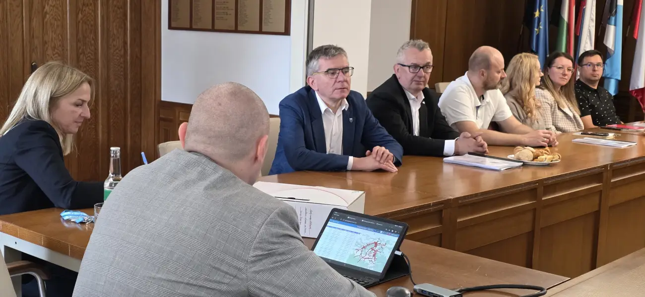 Koniec z telefonami. W Starym Sączu awarię lampy zgłosisz przez internet