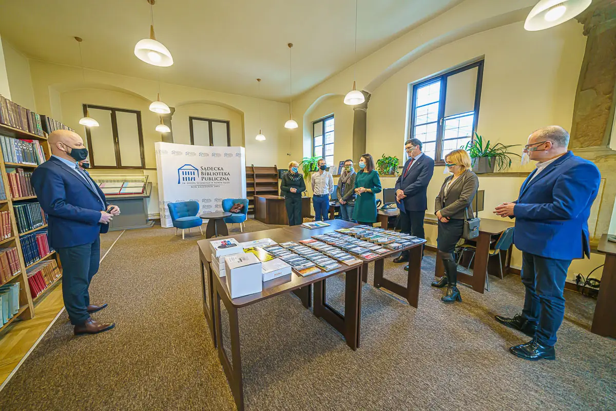 Sądecka Biblioteka Publiczna będzie bardziej dostępna dla osób z niepełnosprawnościami oraz seniorów