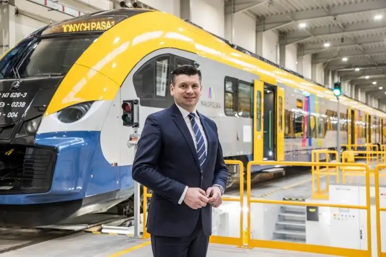 Nowoczesne pociągi dla Małopolski. Pierwsza umowa na zakup 6 EZT za 341 mln zł podpisana
