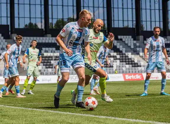 Dublet Ouré nie wystarczył. Sandecja remisuje ze Świtem Szczecin 2:2