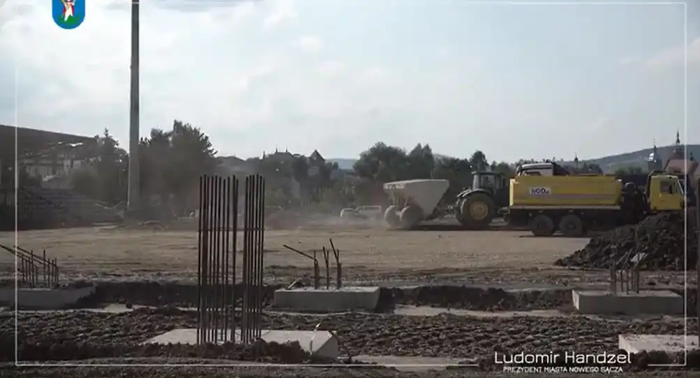 Na budowie stadionu miejskiego Sandecji praca wre
