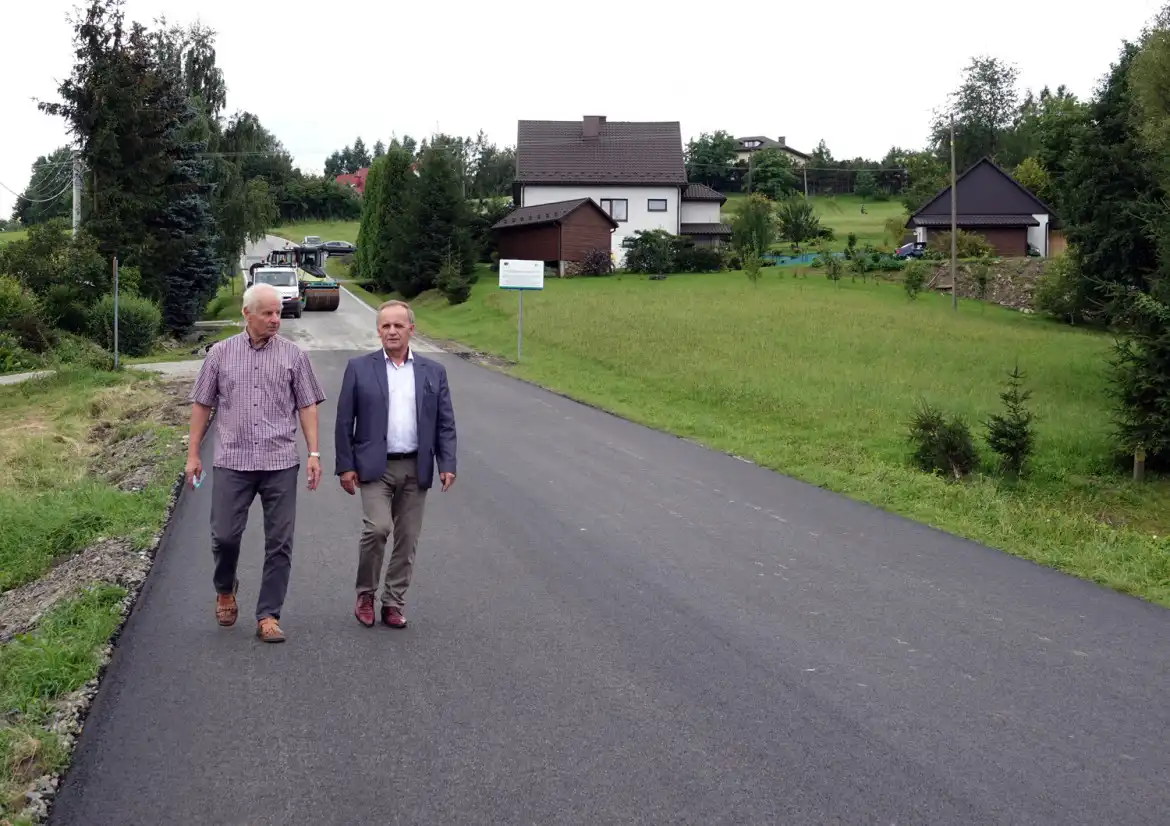 Dobiegają końca prace przy remoncie drogi powiatowej Grybów-Krużlowa Wyżna