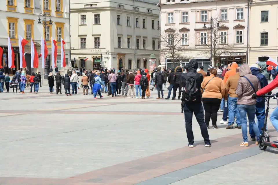 W weekend majowy na krakowskim rynku zaszczepiono 3,5 tys. osób