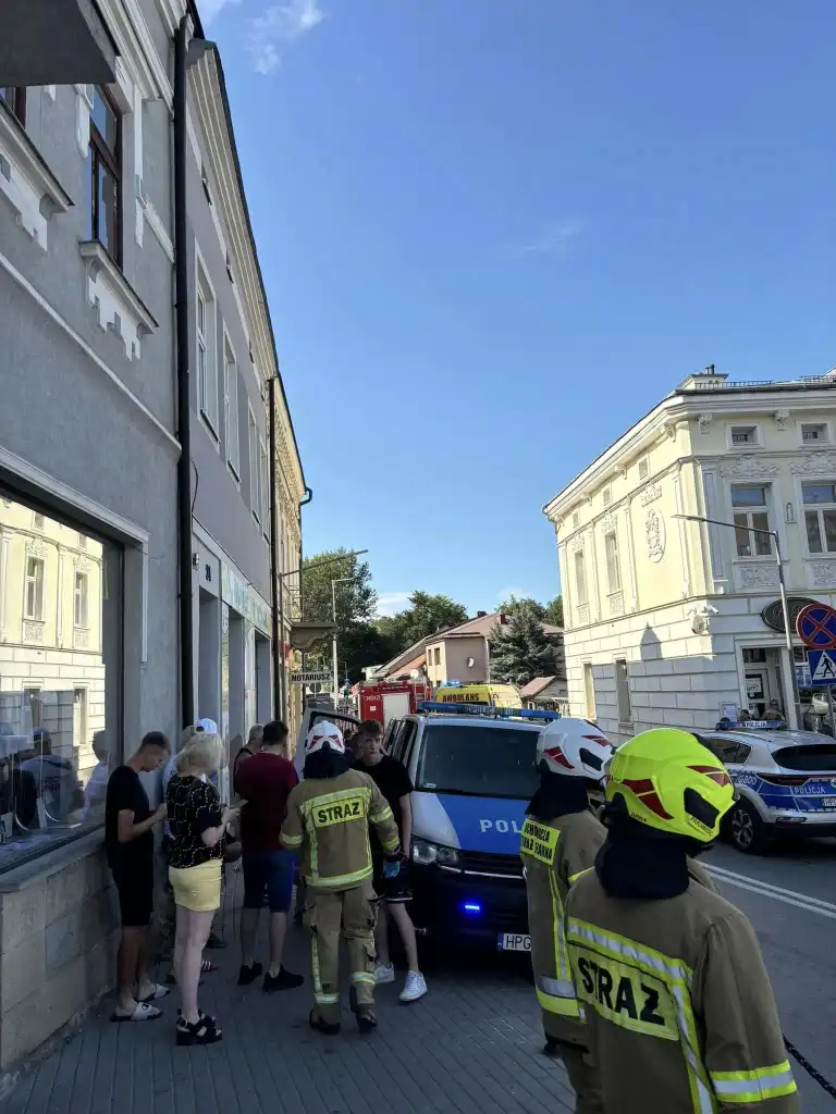 Groźny wypadek w centrum Grybowa. Ranna jedna osoba