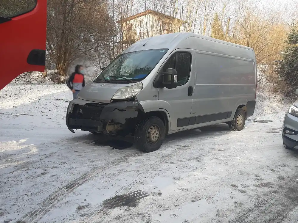 Kraksa we Florynce. Samochód osobowy zderzył się z dostawczym